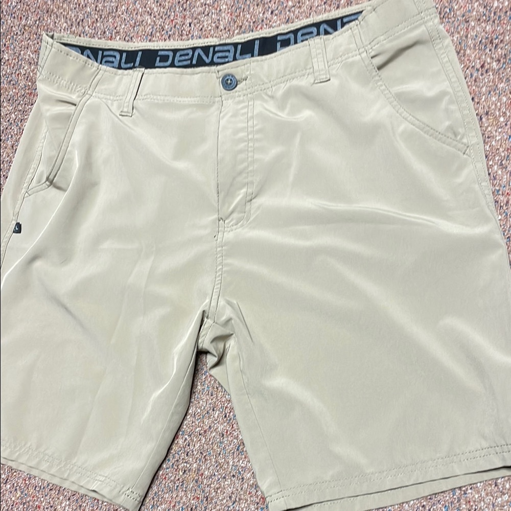DENALI brand Men's Khaki Shorts